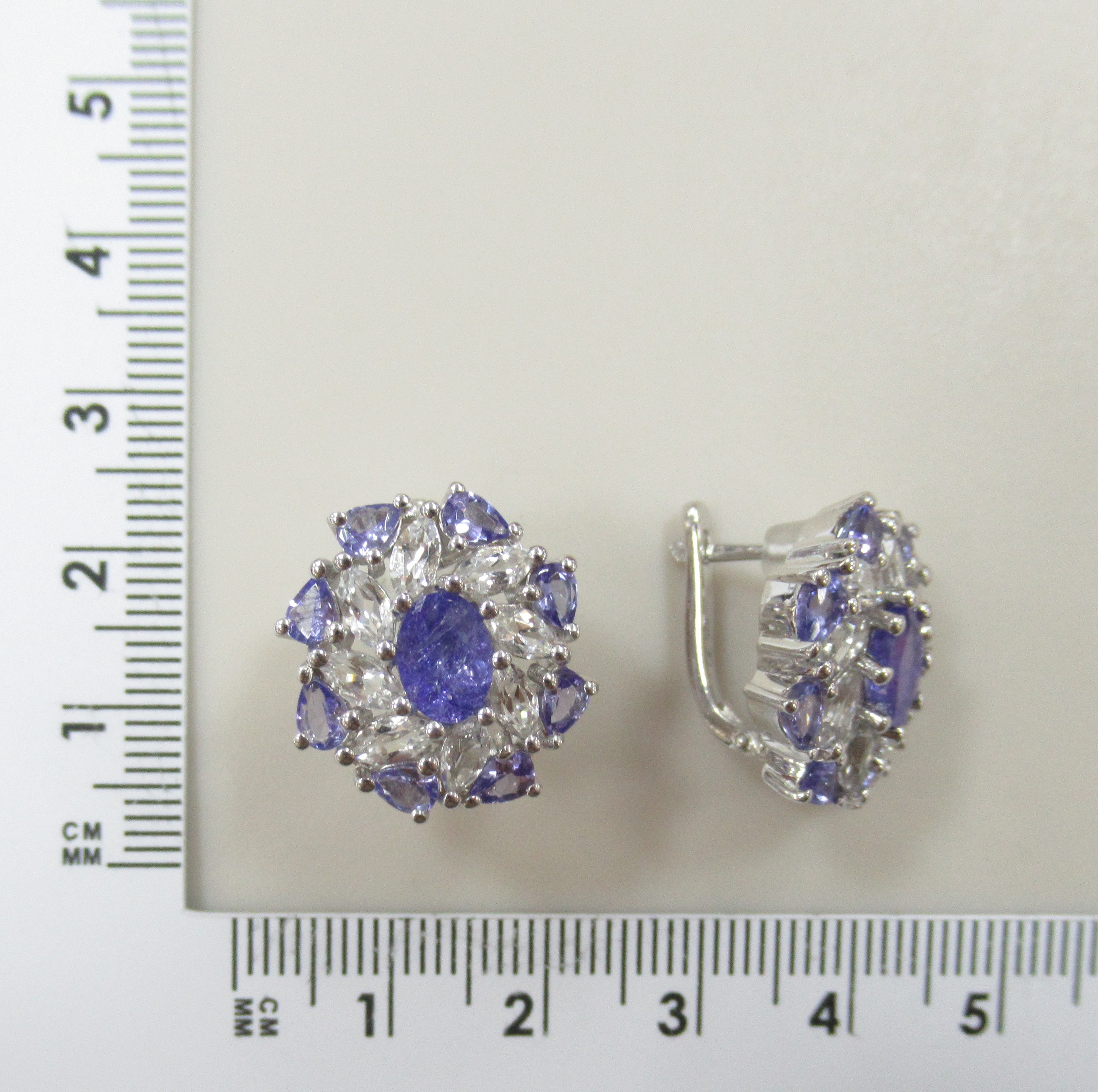 Серебряные серьги с танзанитами